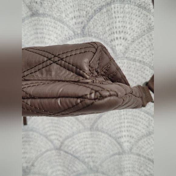 Baggallini Rose Pink Metallic Quilted Crossbody "For Life's Journey" - Picture 6 of 15